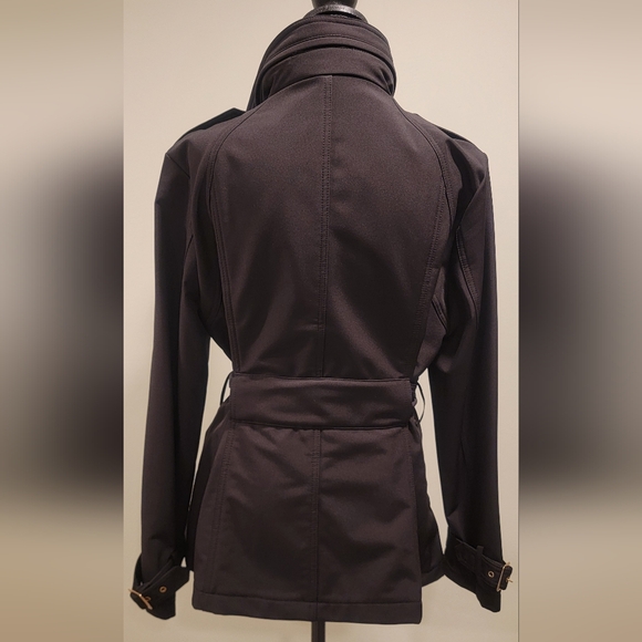 Chic Black Jacket with Gold Accents - Picture 2 of 5